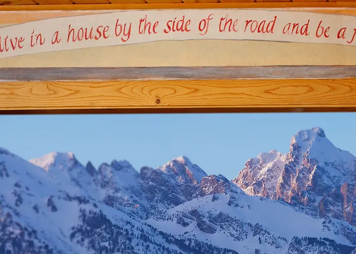The Alpine House Lodge *
